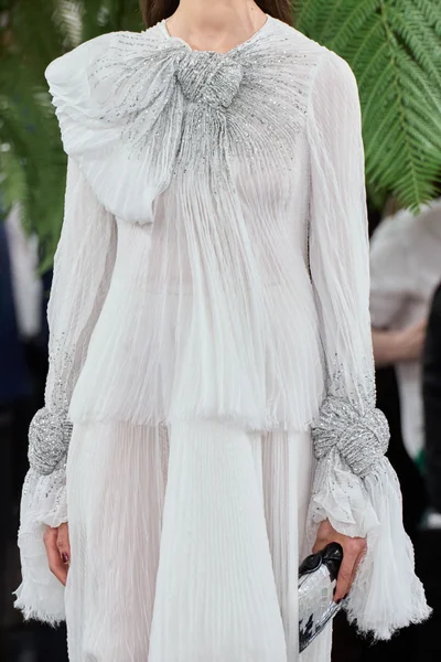 Look 60